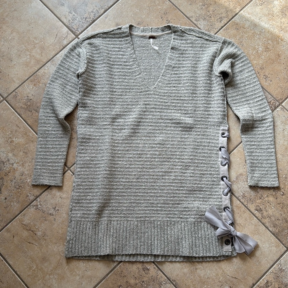Free people sweater size XS